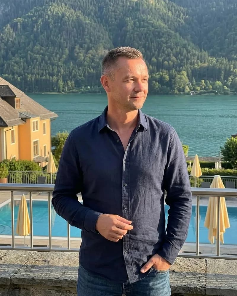 AI-generated dating profile photo example